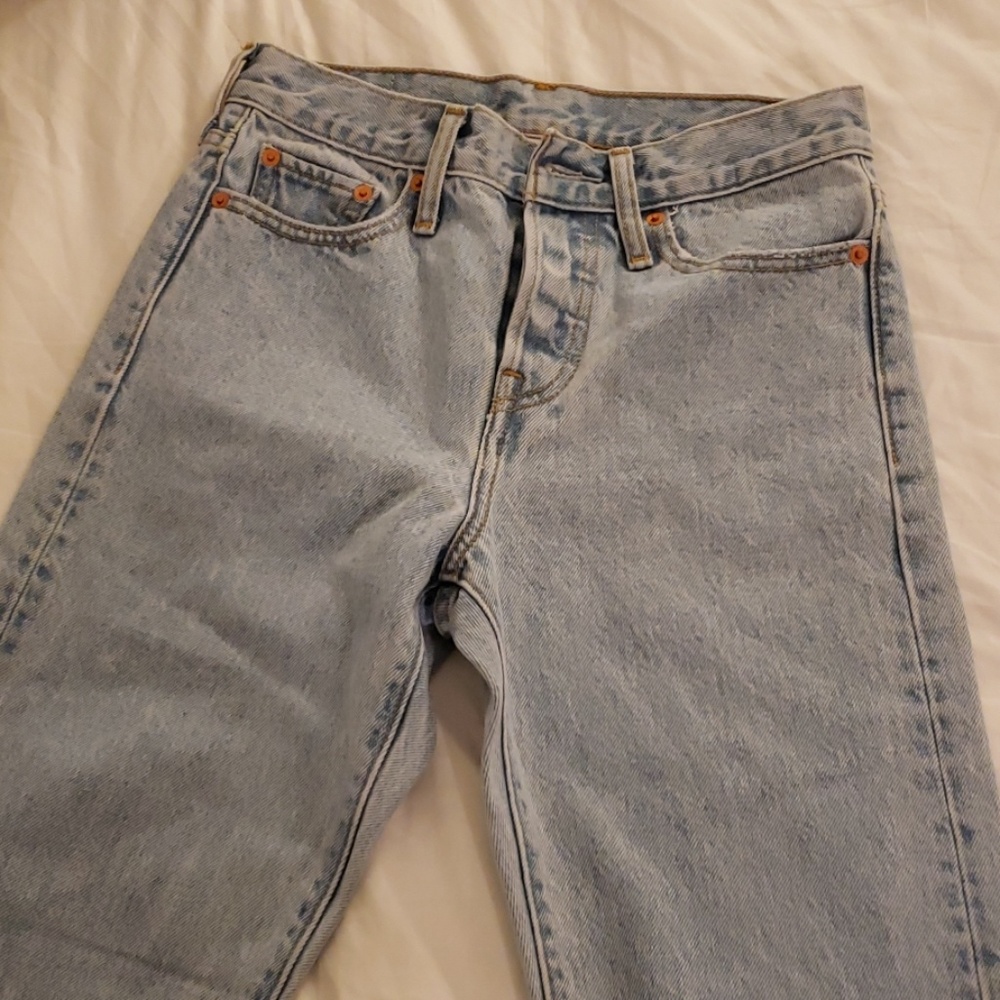 Levi's size 25 cotton, cropped, wedgie, button fly